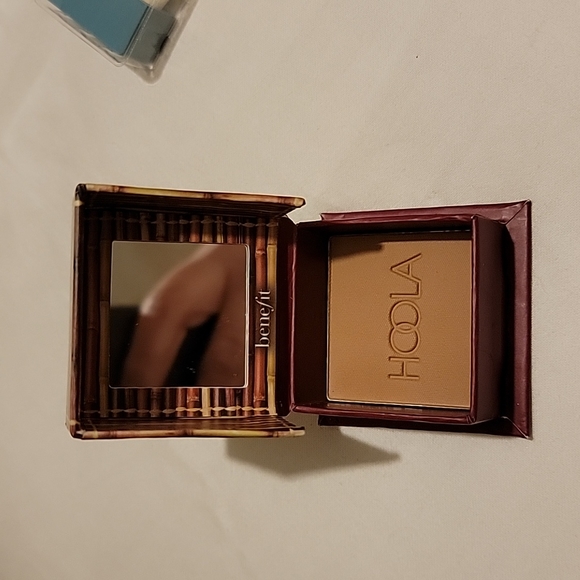 Bundle of Benefit Mini Hoola Bronzer & Super Setter Spray - Picture 4 of 5